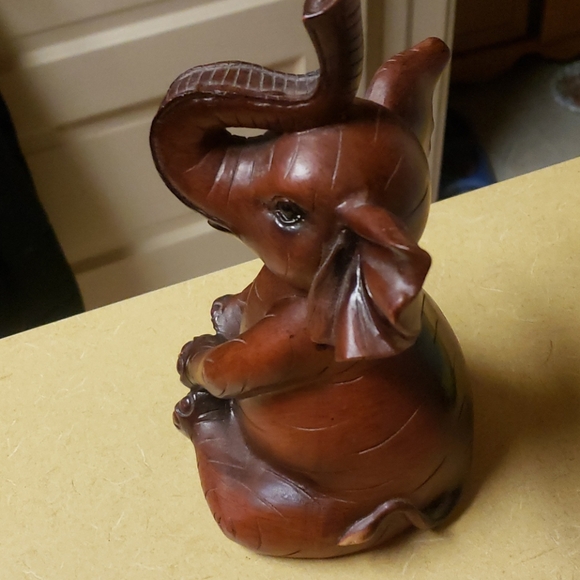 8 inch decorative elephant - Picture 2 of 4